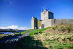 Dunguaire Castle (132922 bytes)